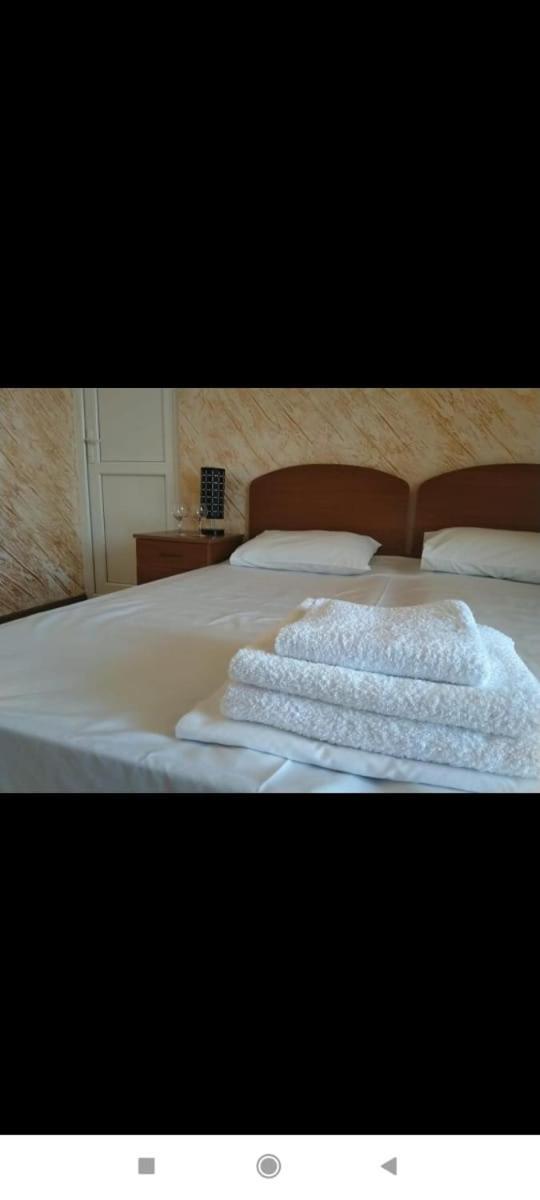 Geno Guest House Kvariati Camera foto